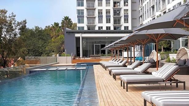 Apartment | Pool | Indoor pool - Luxury 1 Bed Apartment at The Capital on the Park (Johannesburg)