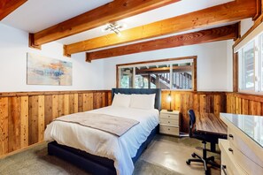3 habitaciones, tabla de planchar con plancha, internet y ropa de cama