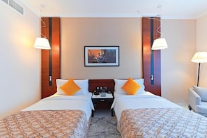 1 Schlafzimmer, Schreibtisch, BĂŒgeleisen/BĂŒgelbrett, Reisekinderbett
