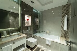 Hair dryer - Two Bedroom Apartment Near Sharaf Dg Metro By E R (Dubai)