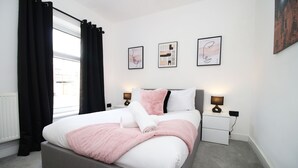 Basic House - Glasbrook View by by TŷSA (Mountain Ash)