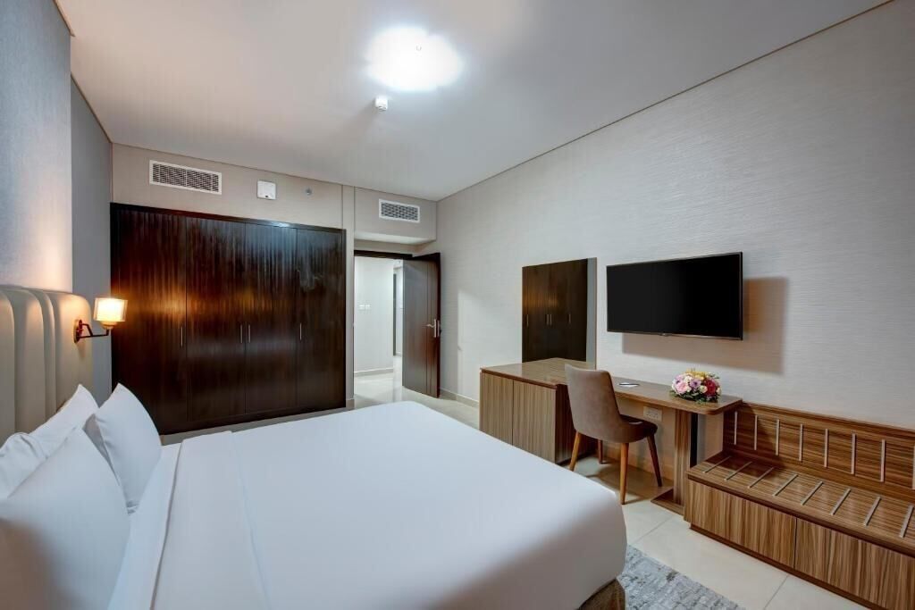1 bedroom, desk, iron/ironing board, WiFi