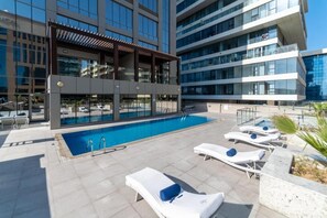Pool - One Bedroom Apartment Near Sharaf Dg Metro By E R (Dubai)