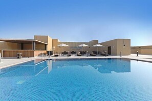 Pool - Deluxe Room Near Mall of Emirates By E R (Dubai)