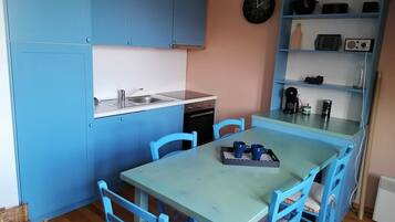 Apartment | Private kitchen | Fridge, oven, stovetop, dishwasher