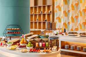 Breakfast, lunch, dinner served; local and international cuisine - Ramada Encore by Wyndham Amritsar Airport (Amritsar)