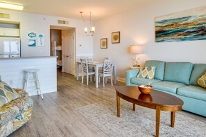 TV - Balcony & Beach Access: Oceanfront PCB Condo (Panama City)