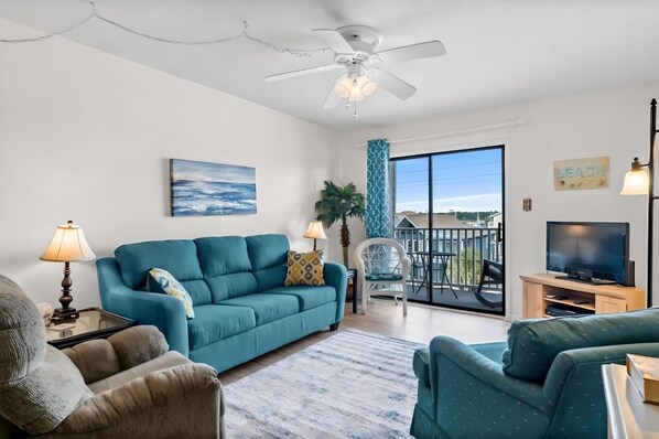 Smart TV - Cozy 2BR North Myrtle Beach Condo—Walk to Beach, Shops & Dining (North Myrtle Beach)
