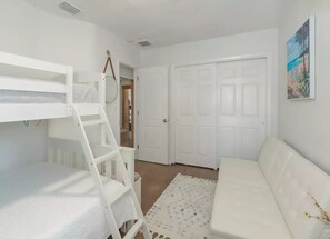 2 bedrooms, free WiFi, bed sheets