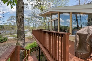 Property grounds - The Ship House on the Saco River with Hot Tub (Biddeford)