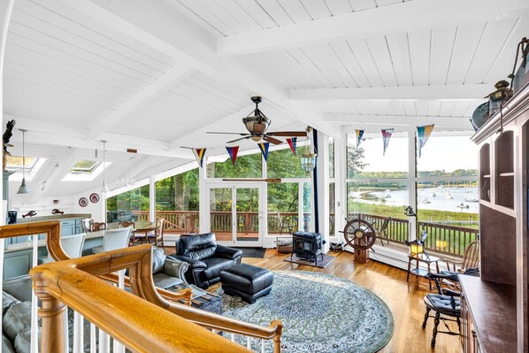 Living area - The Ship House on the Saco River with Hot Tub (Biddeford)