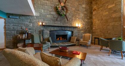4 Seasons Beech 1BR Condo