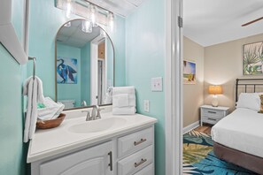 Condo, 1 Bedroom, Beachfront (1011 W) | Bathroom | Towels, soap, shampoo, toilet paper