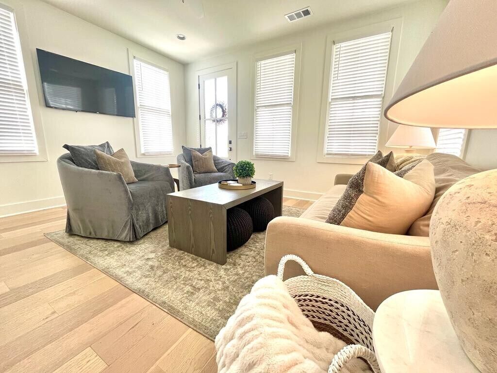 The Mag, Multi-family Home, 1 mi to Square & Campus!