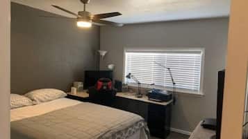 3 Schlafzimmer, Schreibtisch, kostenloses WLAN, Bettwäsche