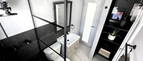 Dusche, Handtücher, Seife, Toilettenpapier