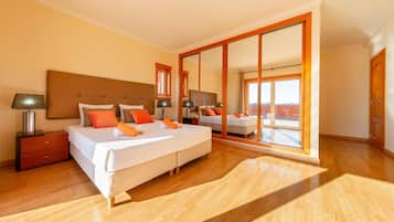 7 chambres, coffres-forts dans les chambres, fer et planche à repasser