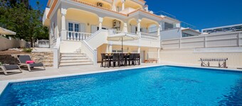 Retreat w/ Heatable Pool and BBQ in Galé