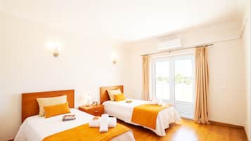 4 bedrooms, in-room safe, iron/ironing board, free WiFi