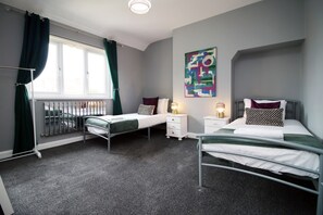 3 bedrooms, iron/ironing board, free WiFi - Carlton Grove by Tŷ SA (Newport)