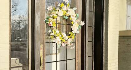 The Harrison A / 1BD/1BA Apt steps from Riverfront