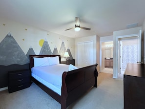 3 bedrooms, iron/ironing board, WiFi, bed sheets