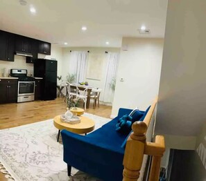 Living area - Spacious Bohemian Retreat
 (Queens)