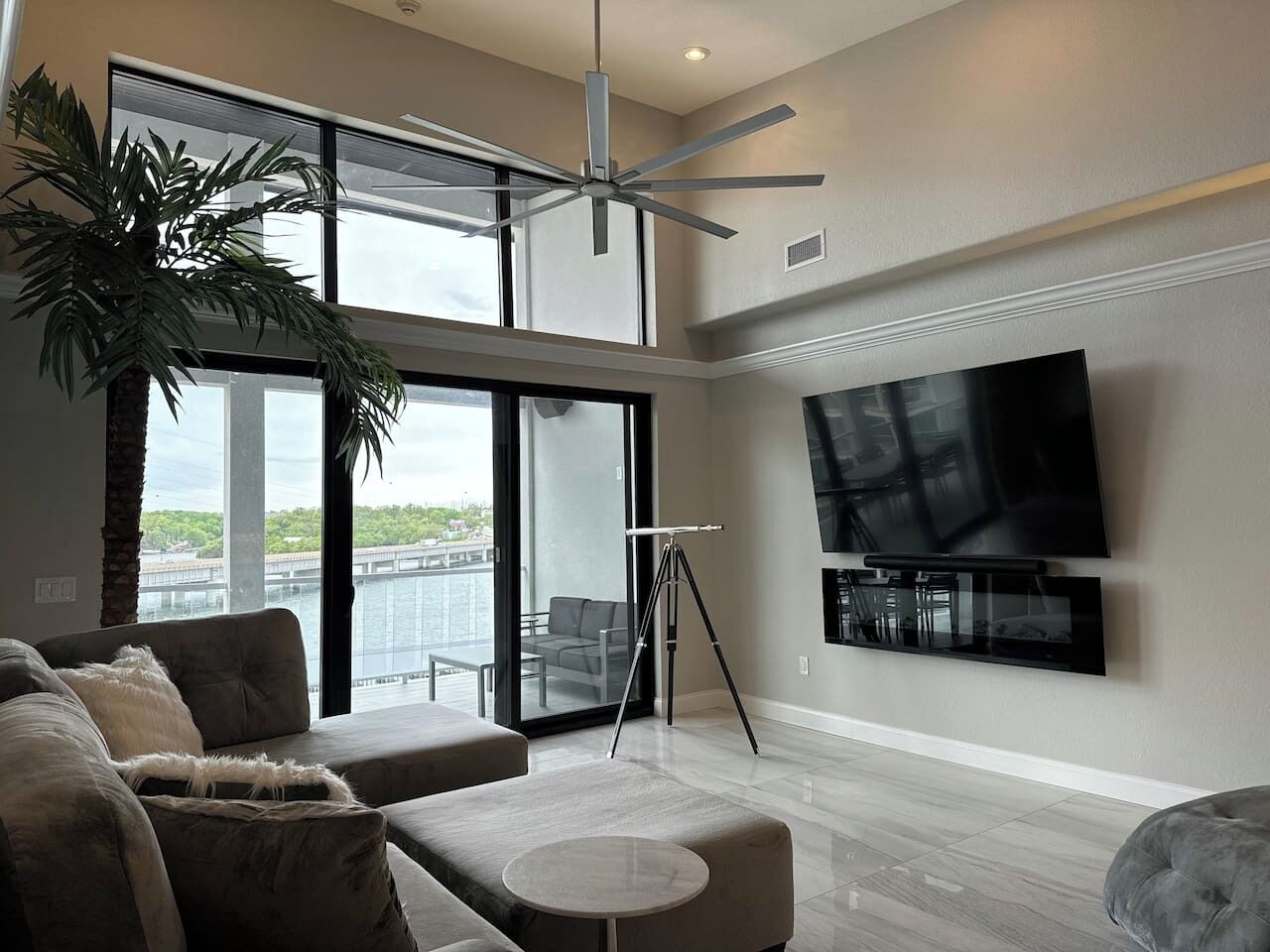 TV connectée, cheminée