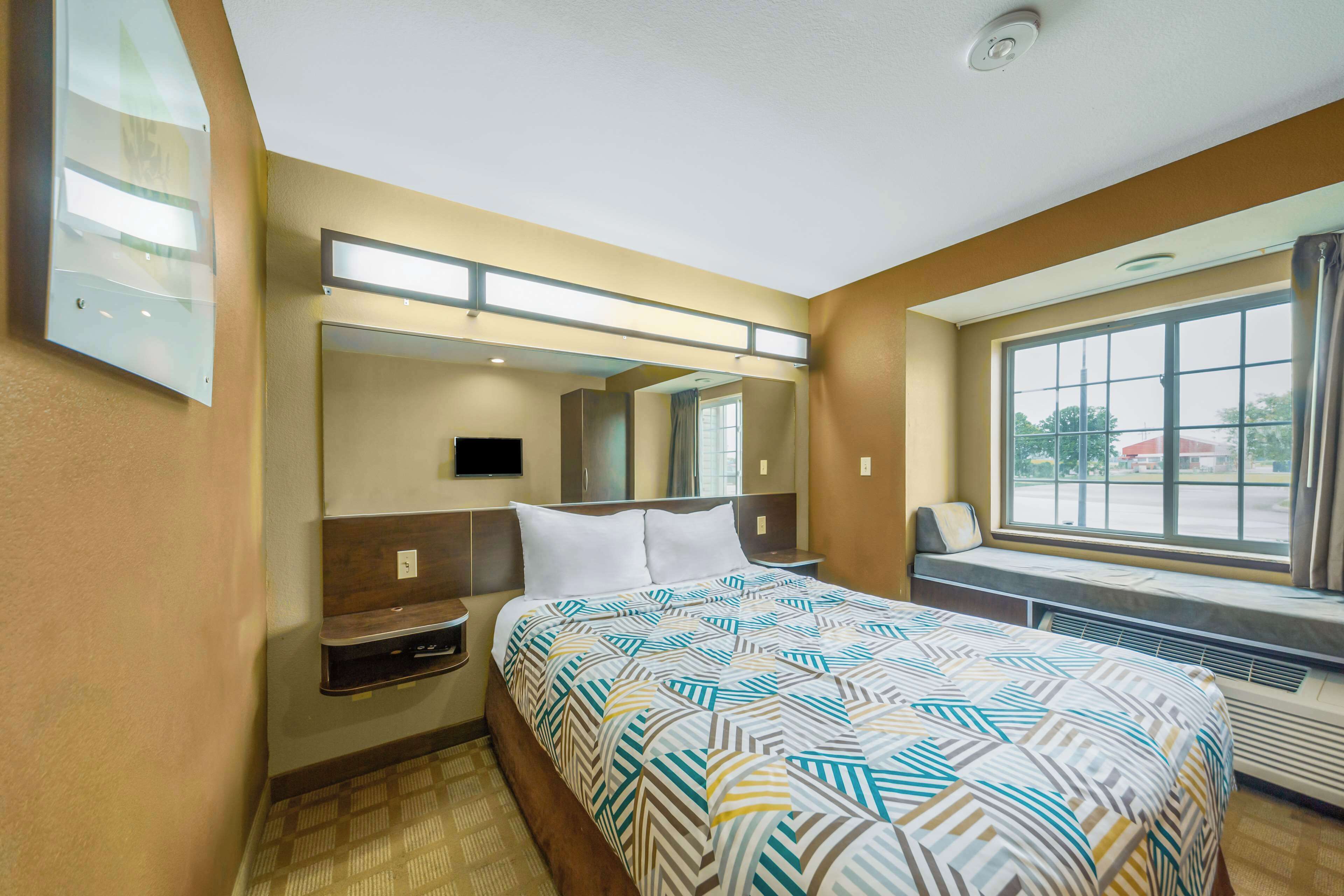Desk, WiFi (free), bed sheets