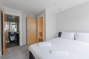 2 sovrum, strykjärn/strykbräda, internet och sängkläder