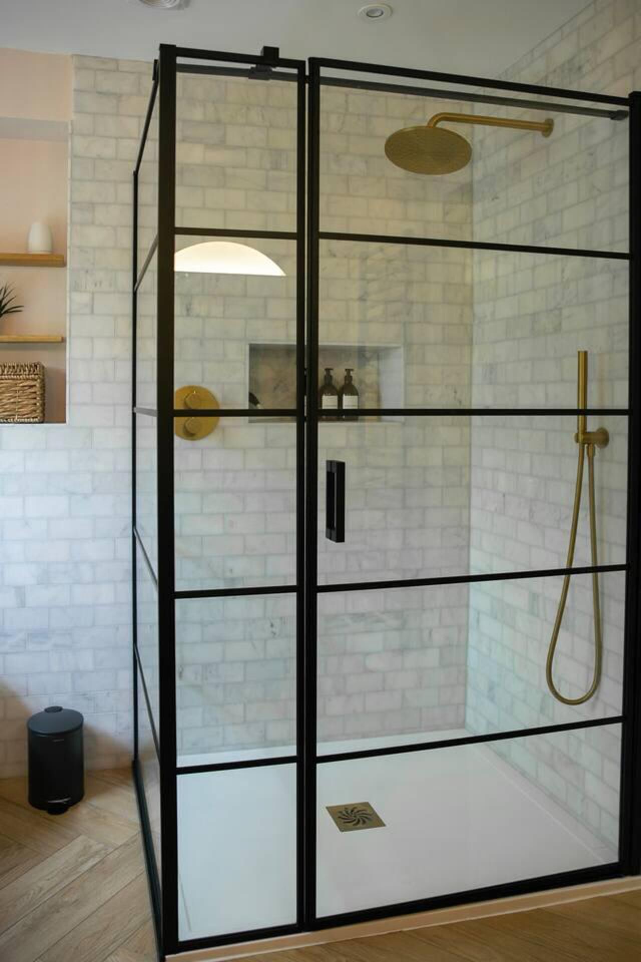 House | Bathroom | Separate tub and shower, deep soaking tub, hair dryer, towels