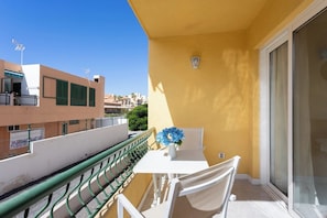 Outdoor dining - Home2Book Cozy Pool & Terrace Apt Los Cristianos (Playa de la Américas)
