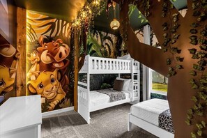 5 bedrooms, travel cot, WiFi, bed sheets