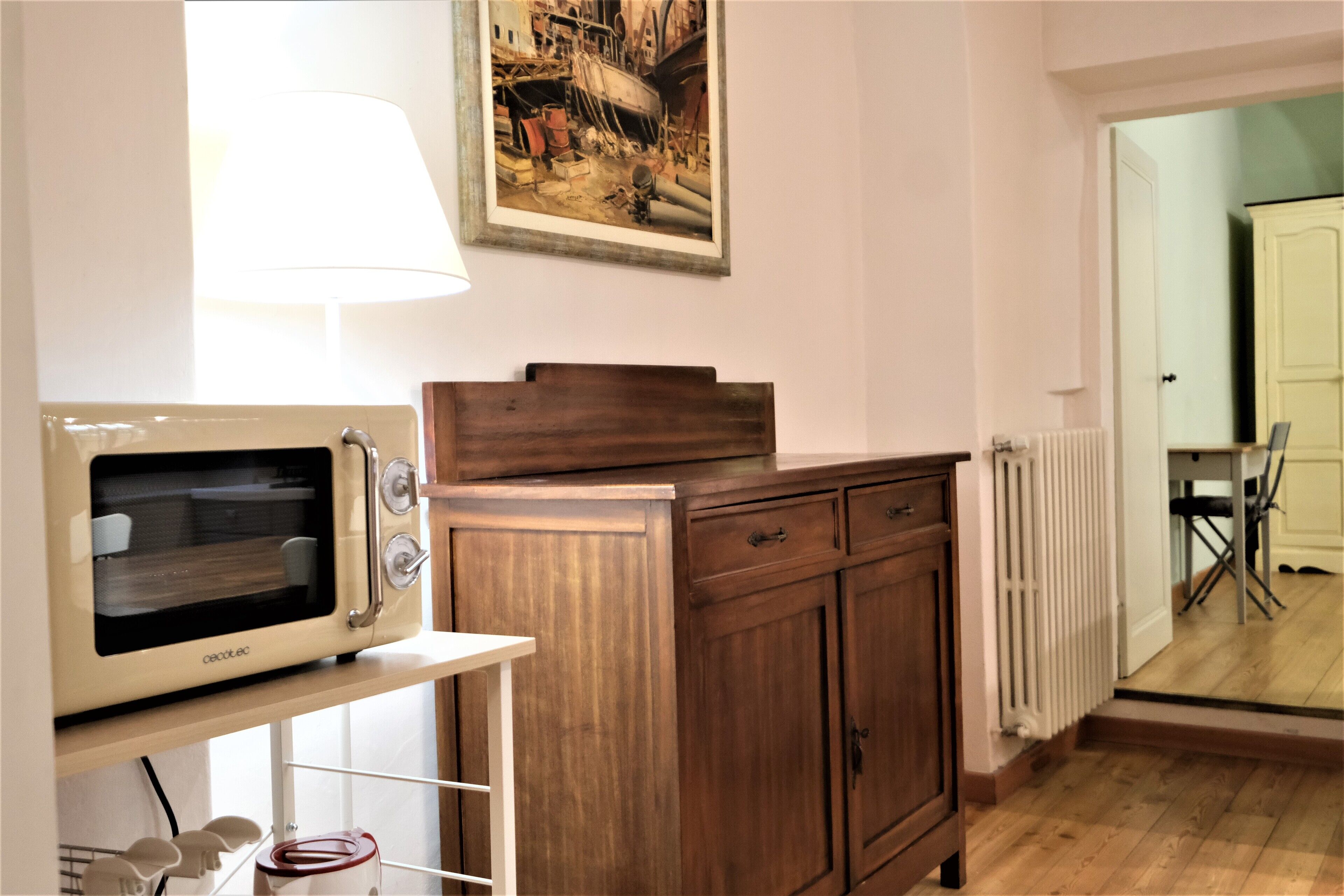 Apartment | Private kitchen | Fridge, microwave, oven, stovetop