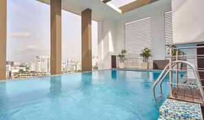 Pool - Splendorous 2 BR & 2 story apart in Downtown SD (Santo Domingo)