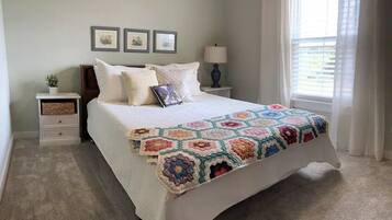 4 bedrooms, iron/ironing board, WiFi, bed sheets