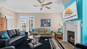 Smart TV, fireplace, books - ⭐️ Brand New, Fully Renovated Home Steps to Boardwalk Beach (Ocean City)