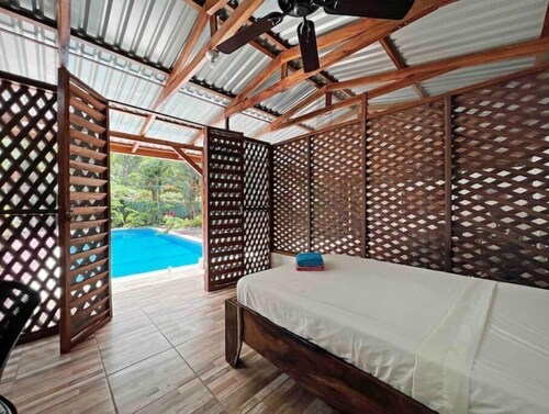 Villa Mama Papa 40ft pool between Puerto Viejo and Cahuita.

