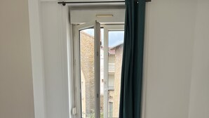 经济客房 | 免费 WiFi、床单