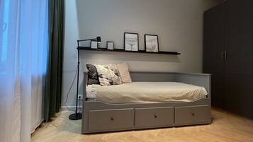 2 bedrooms, iron/ironing board, WiFi, bed sheets