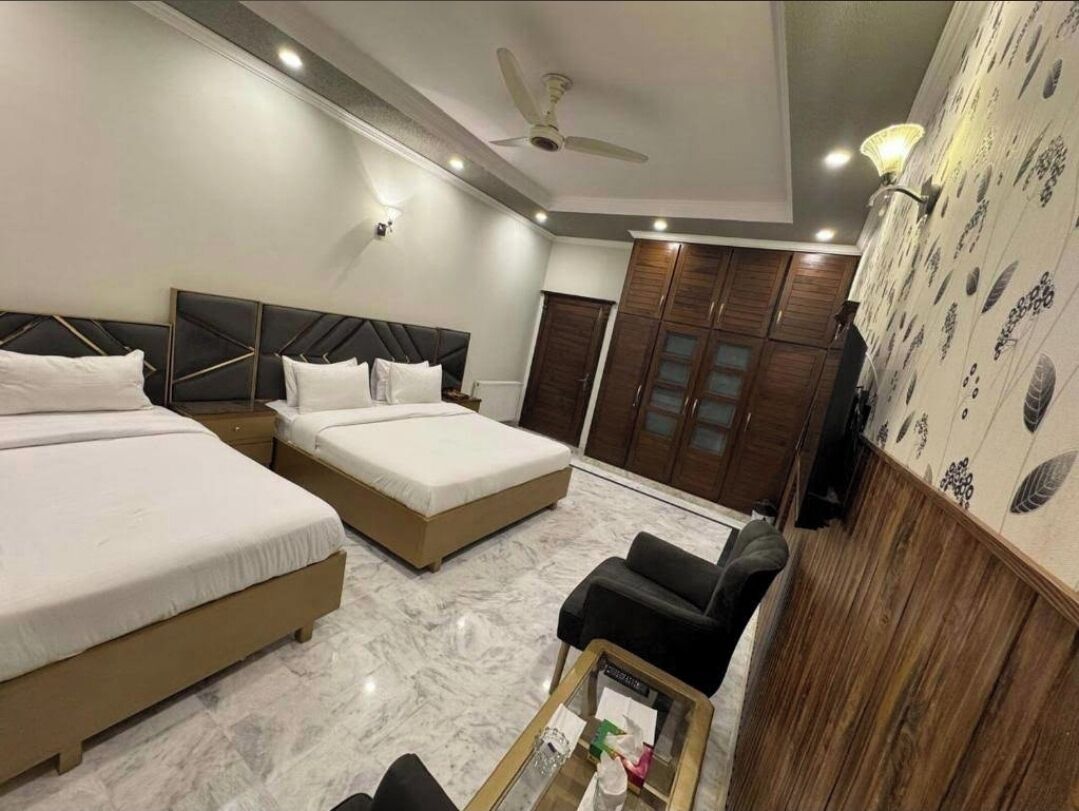 WiFi (free), bed sheets