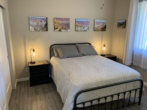 3 bedrooms, in-room safe, desk, iron/ironing board