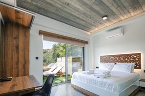 3 chambres, bureau, fer et planche à repasser, lit parapluie