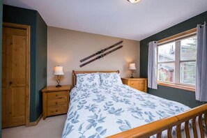 3 bedrooms, internet, bed sheets