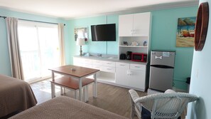 Rm #309 Standard 2 Double Bed Pets Yes | Living area