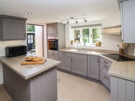 Dishwasher, cookware/dishes/utensils