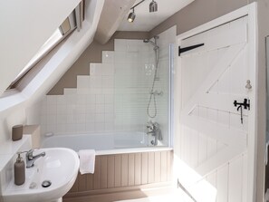 Shower - Woodbine Cottage (Evesham)