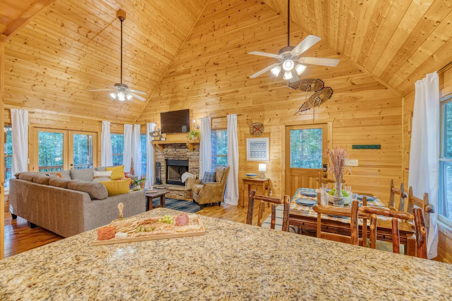 Smart TV, fireplace, video games, table tennis