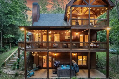 Blue Ridge Bliss! Near Downtown, Game Rm, Hot Tub!