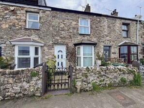 Cottage | Exterior - 23 Beach Road (Y Felinheli)